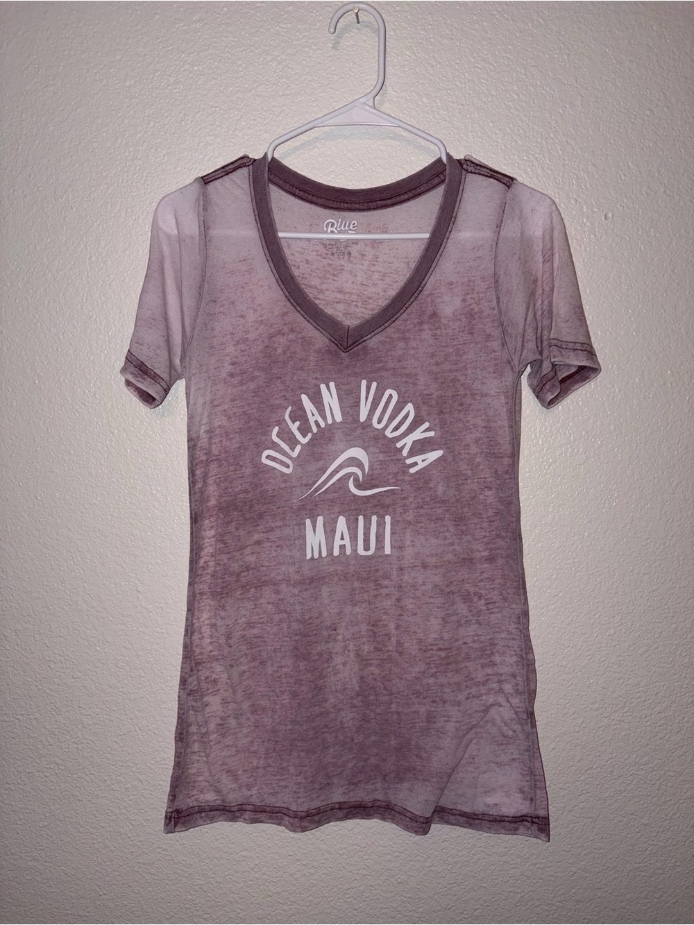 Blue 84 Women's Mauve V-Neck 'Ocean Vodka Maui' Tee